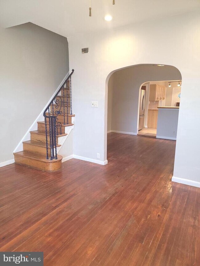 Foto del edificio - 5822 Warrington Ave