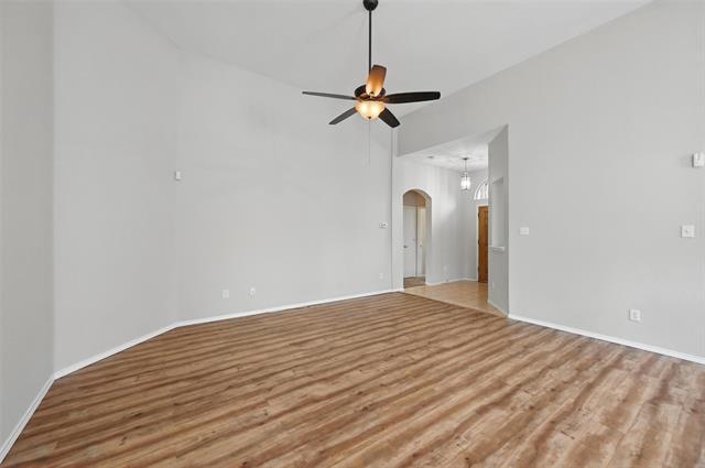 Foto del edificio - 7464 Maroon Dr
