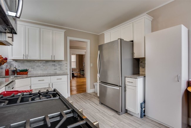 Foto del edificio - 27 Pierce Ave