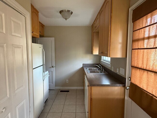 Building Photo - 524-B Wakefield Drive