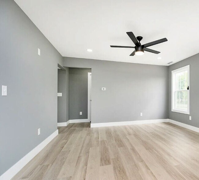 Foto del edificio - 6747 Wimbledon Dr