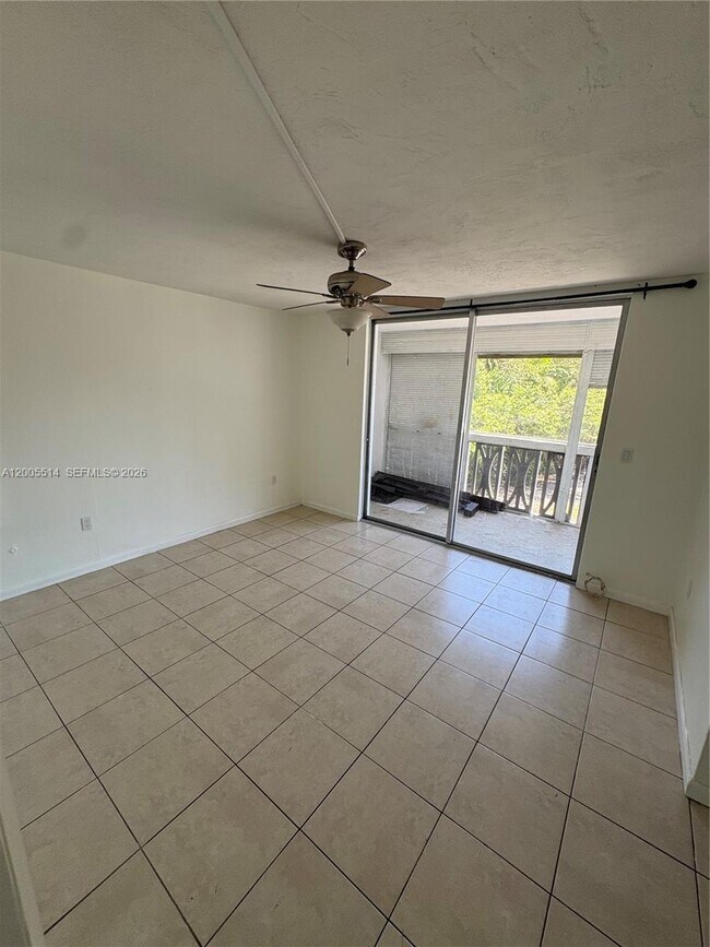 Foto del edificio - 1515 NE 125th Terrace