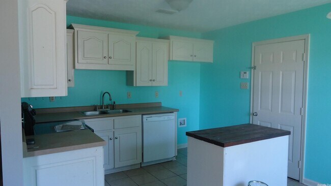Building Photo - 21 Red Bird Cove