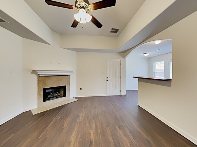 Building Photo - 7387 Brentridge Dr