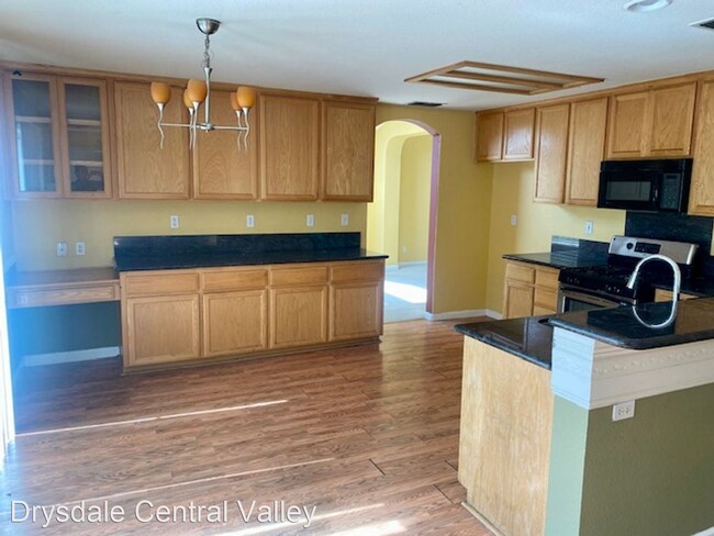 Building Photo - 5 br, 3 bath House - 1794 Erickson Circle