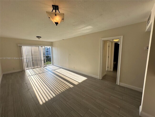Building Photo - 8610 N Sherman Cir