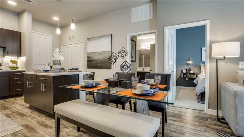 Foto principal - 1050 Galatyn Pkwy