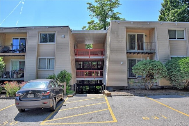 Building Photo - 132 Fox Run Ln