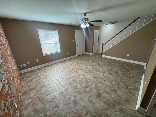 Foto del edificio - 309 Cherry Blossom Ln