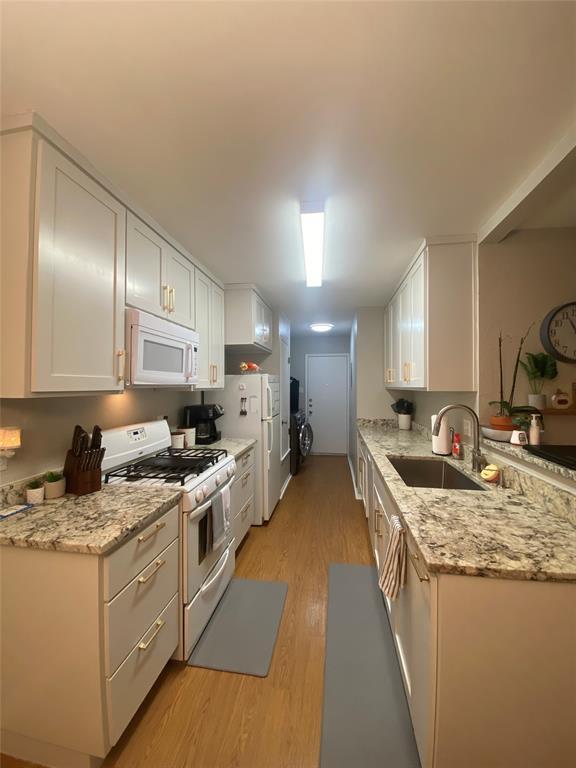 Building Photo - 12306 Deer Falls Dr