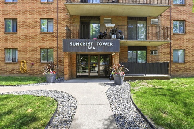 Building Photo - Sun Crest Tower Apartments