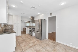 Building Photo - 4611 Merwin St