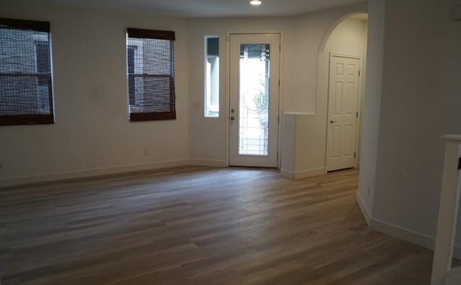 Foto del edificio - 359 Foster Springs Rd