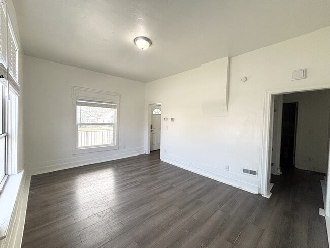 Photo - 379 E 800 S Apartment