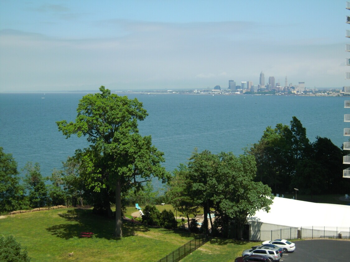 Primary Photo - 12900 Lake Ave