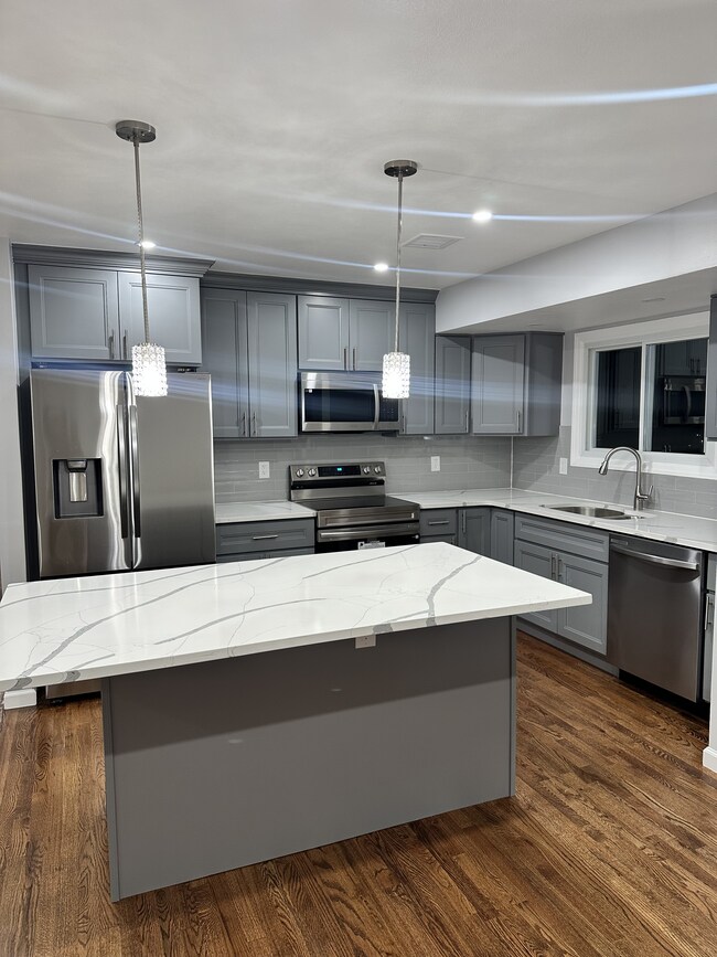 Foto del edificio - 3103 Falcon Ave