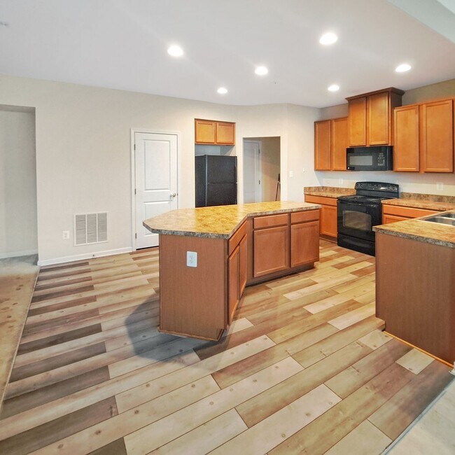 Building Photo - Coming Soon! Corner Lot Brick SFH w/2-Car ...