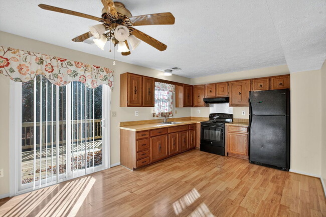 Building Photo - 4243 Drake Ct