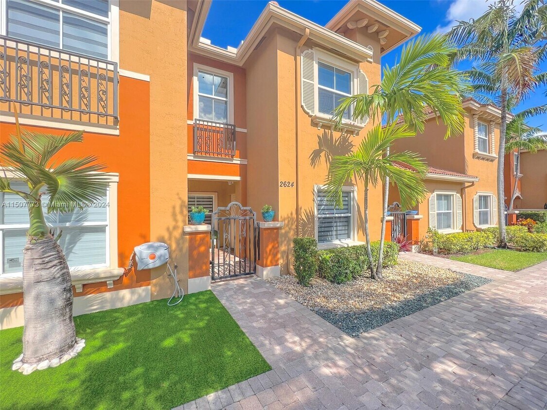 Foto principal - 2624 SW 122nd Terrace