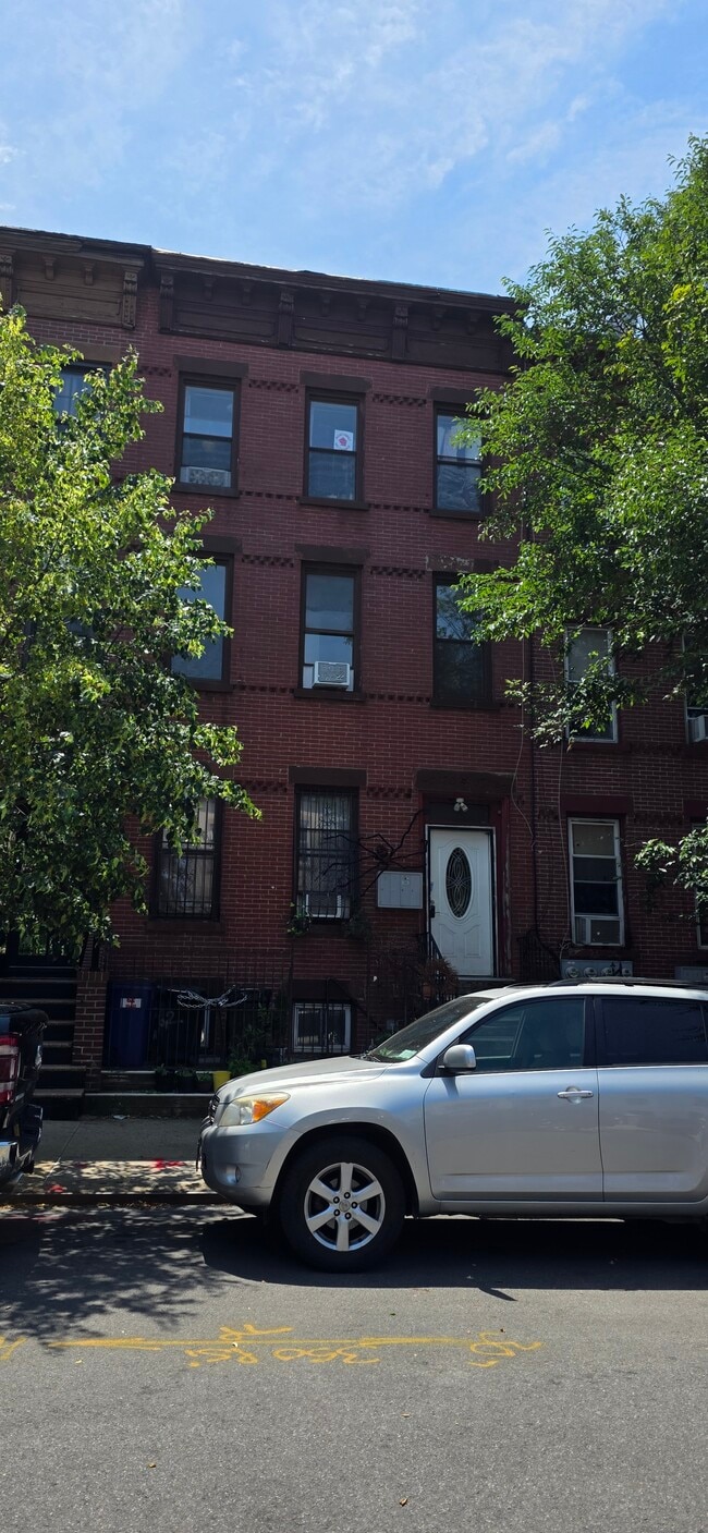 Photo - 62 Hull St Apartments