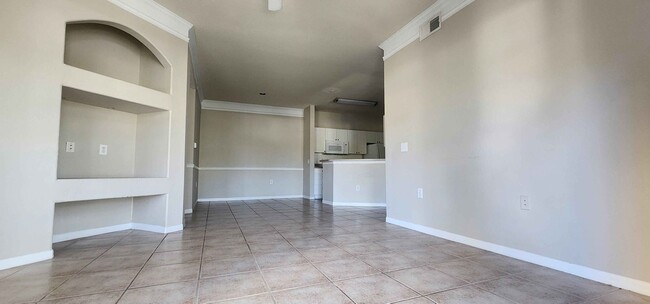 Building Photo - Charming 2-Bedroom, 2-Bathroom Condo in Se...