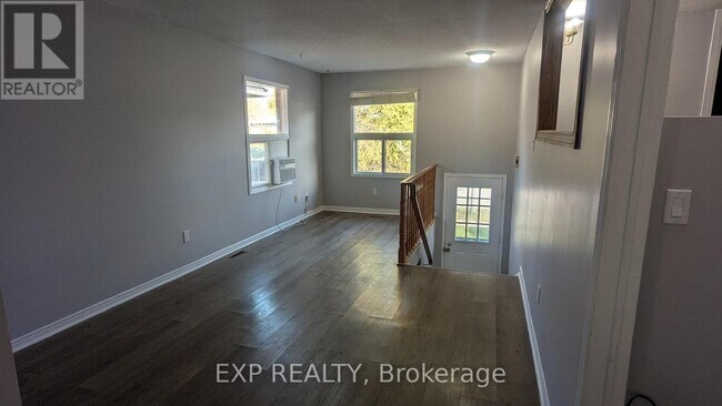 Building Photo - 24 Hodgins Ave