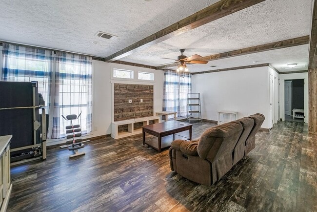 Foto del edificio - 29703 Midland St