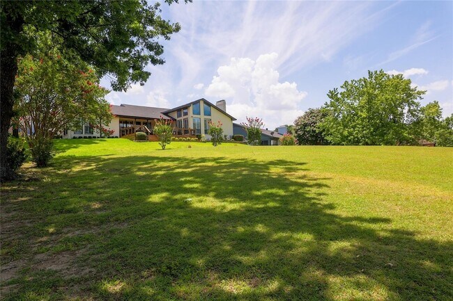 Foto del edificio - 224 Sovereign Ct