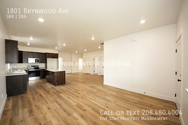 Building Photo - 1801 Brynwood Ave