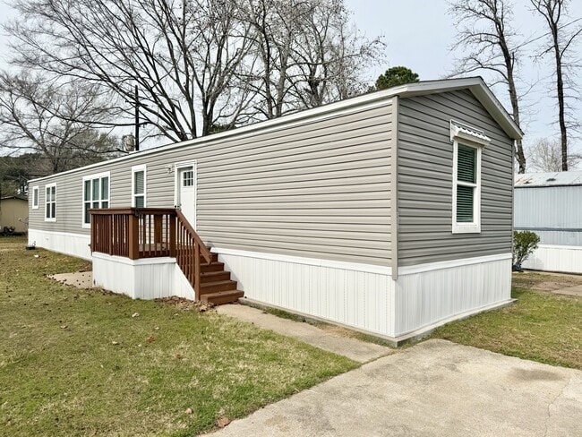 Building Photo - 111 Peggy St