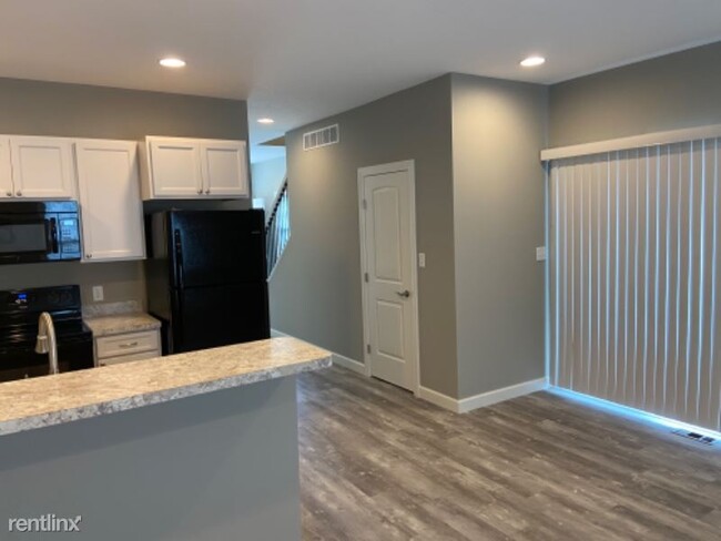 Building Photo - 3 br, 2 bath Townhome - 1201 Fox St