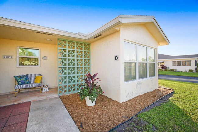 Building Photo - 5289 Lakefront Blvd