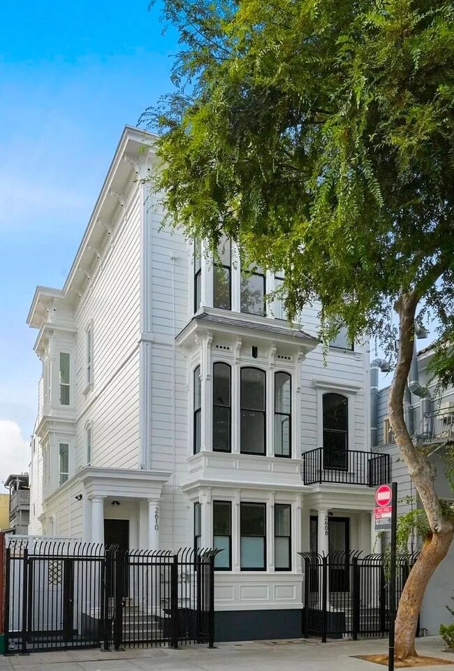 Apartment building - 2610 Folsom St