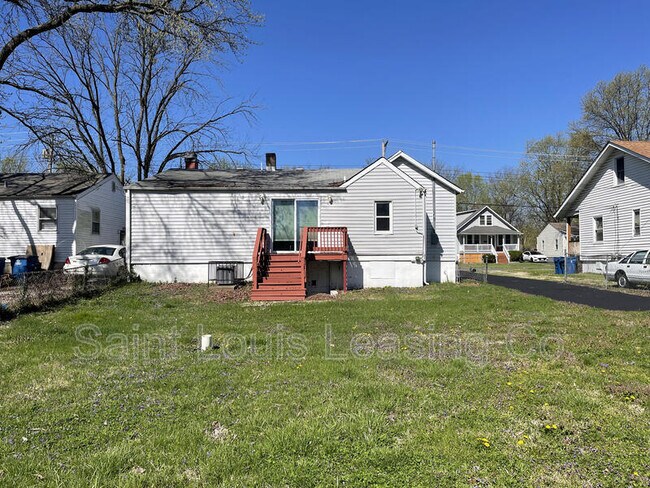 Building Photo - 2724 Pasteur Ave
