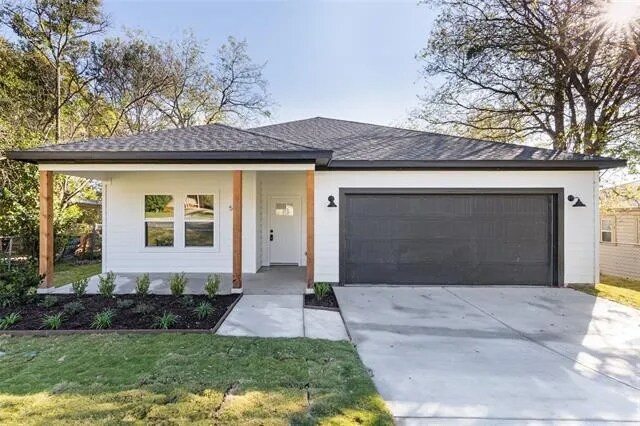 Primary Photo - 5817 Manhattan Dr