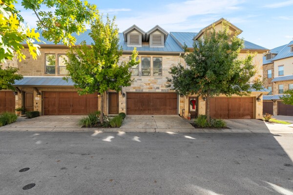 Foto del edificio - 1217 Highknoll Ln