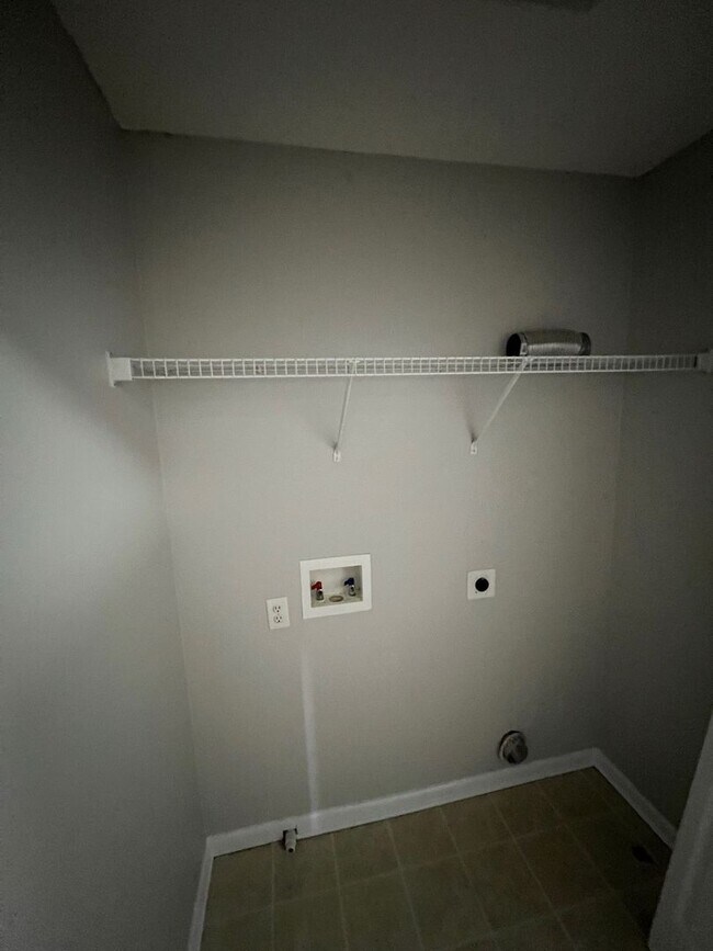 Building Photo - Great Villa Rica Townhome!