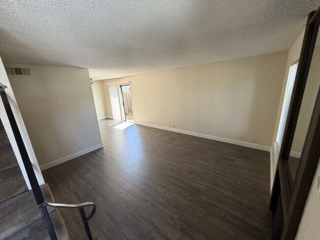 Foto del edificio - 2 bedroom | 1.5 bathroom | Citrus Heights Town Home