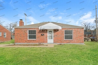 Building Photo - 1100 Mona Dr