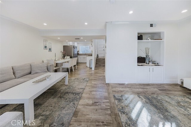 Foto del edificio - 6667 Wilbur Ave