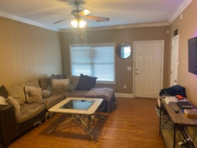 Foto del edificio - Fall 2026 Plainsview Condos