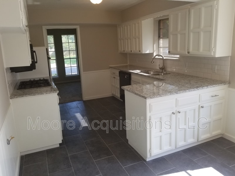 Foto principal - 1833 Skyline Dr