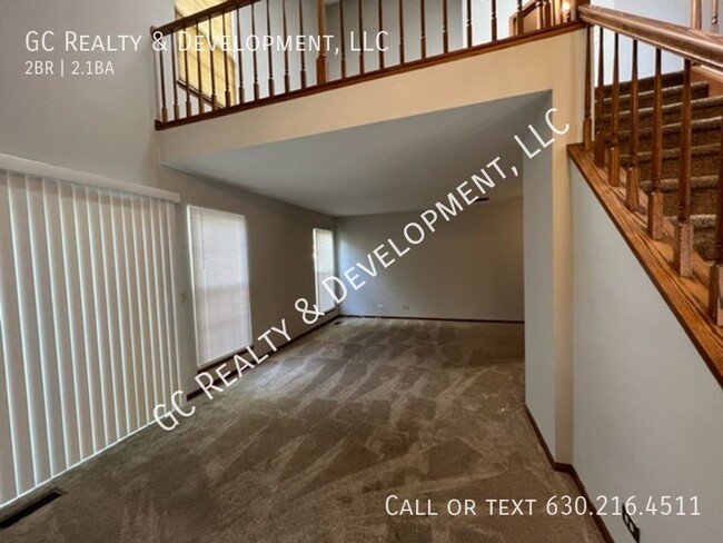 Building Photo - ***END UNIT / 2 BDRM + LOFT / 2.5 BTH / AT...