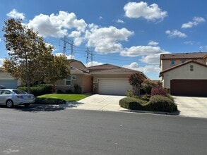 Building Photo - 1537 Sycamore Dr