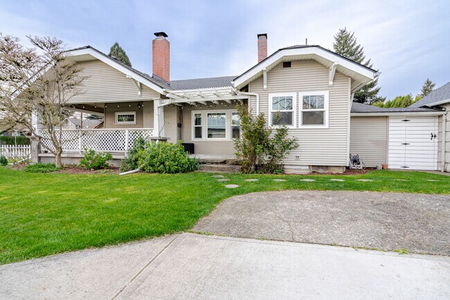 Building Photo - 200 W Arlington St