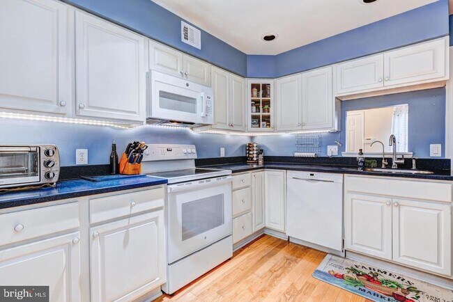 Foto del edificio - 114 Pinecrest Ln