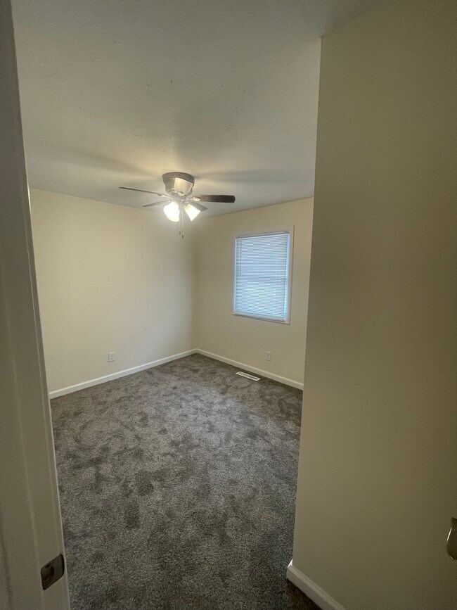 Building Photo - 1021 N 350 W