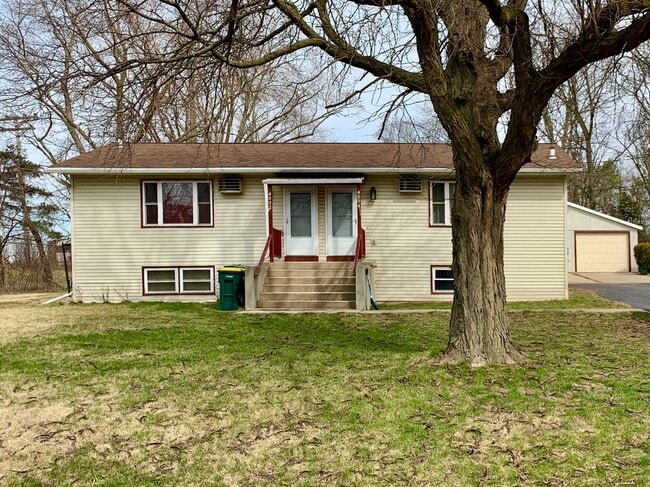 Building Photo - 4002 Bruns Ave