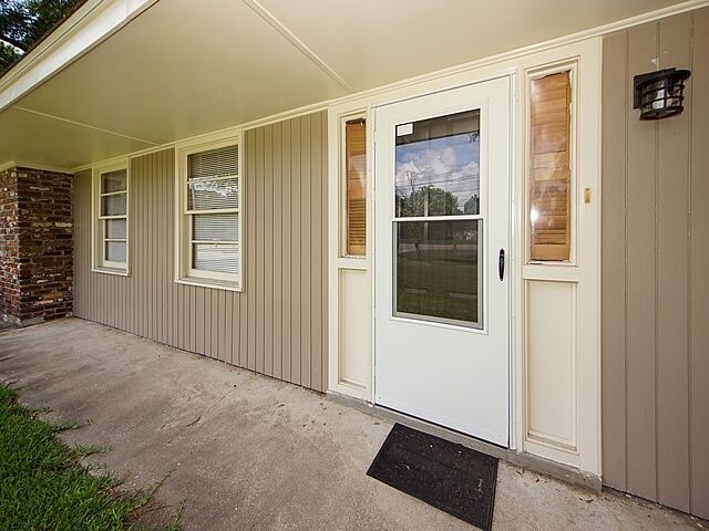 Building Photo - 1256 Folly Rd