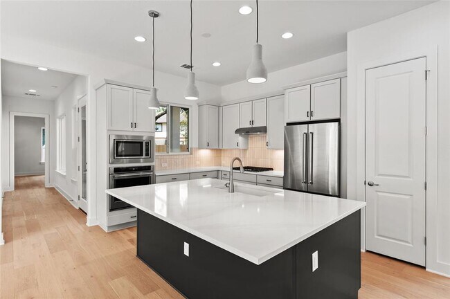 Foto del edificio - 1619 Woodwind Ln